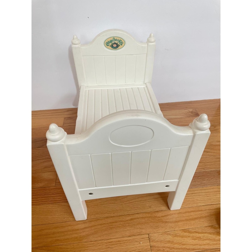 Vintage Coleco Cabbage Patch Kids White Plastic Doll Bed Furniture 1980s